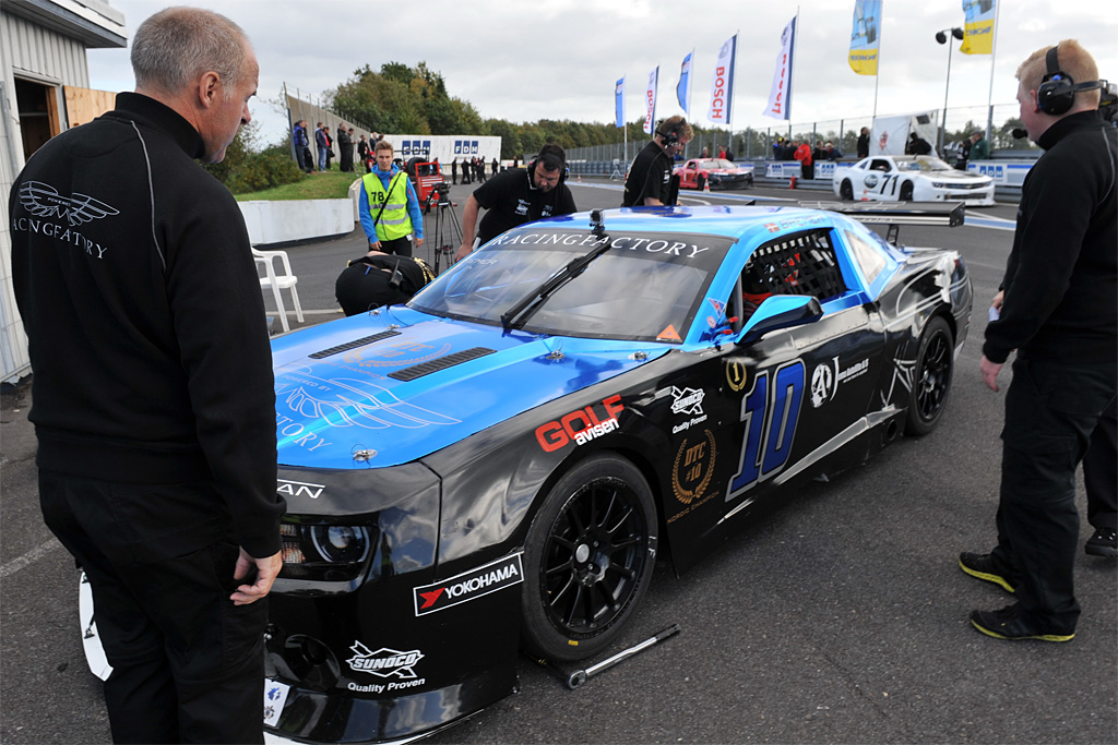 Mekanikerne skal nok indstille sig på mindre plads, når der skal arbejdes på bilerne under næste års Auto-G Danish Thundersport Championship
